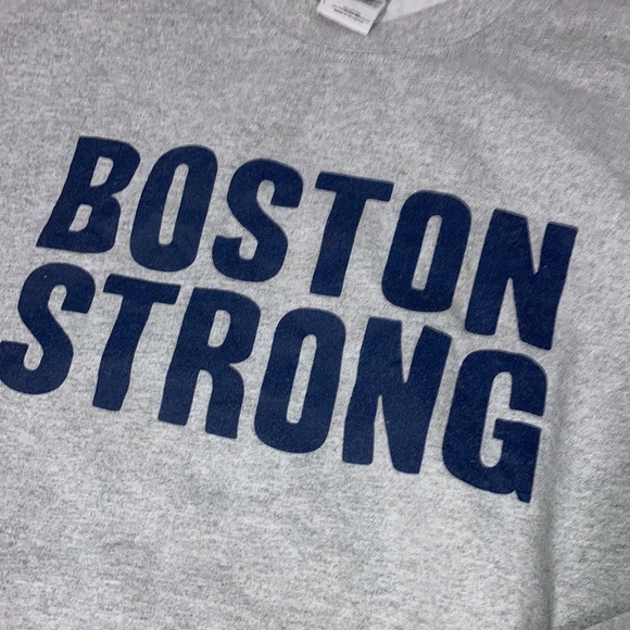 Oversized boyfriend fit Boston strong crew neck - Picture 4 of 5